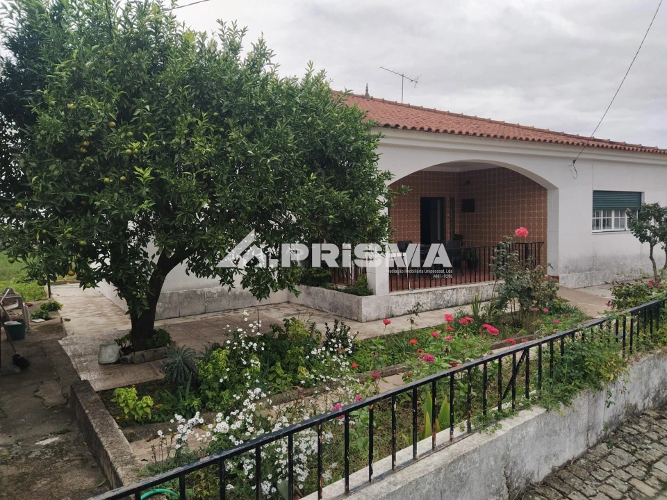 Moradia T4 para Venda em Monfortinho e Salvaterra do Extremo Foto 1