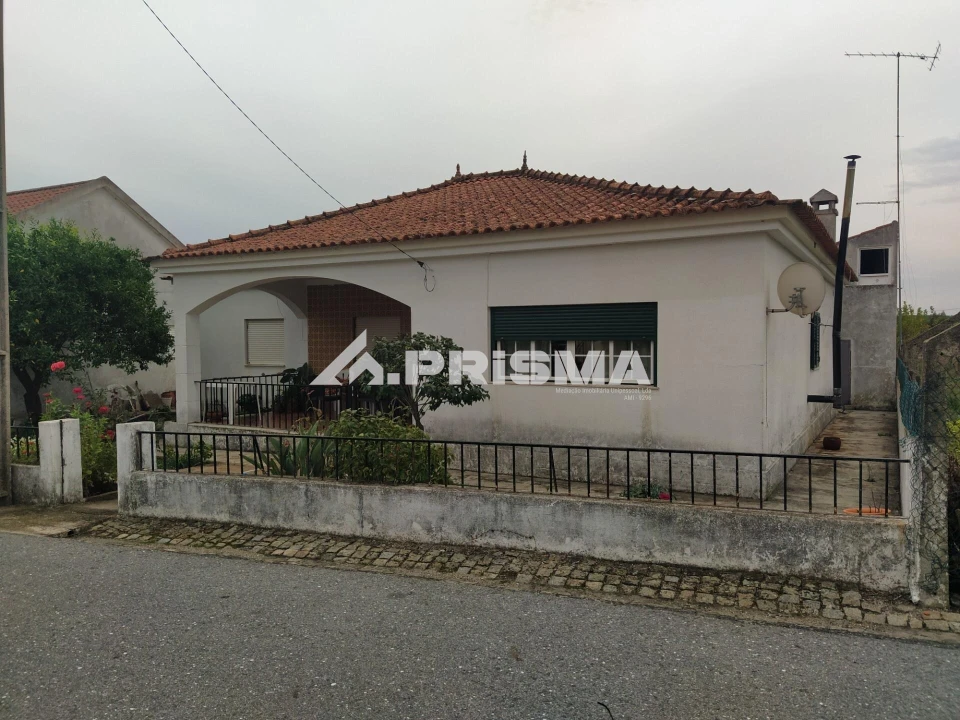 Moradia T4 para Venda em Monfortinho e Salvaterra do Extremo Foto 2