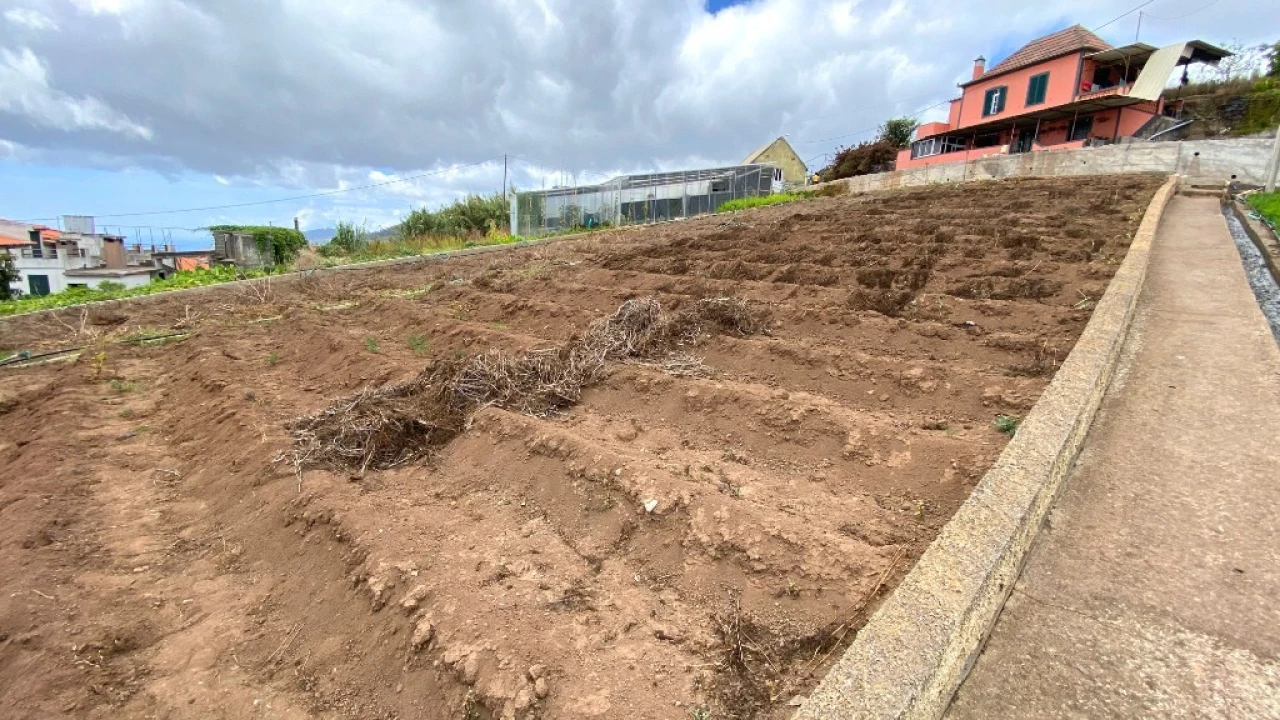 Terreno para Venda em Canhas Foto 13