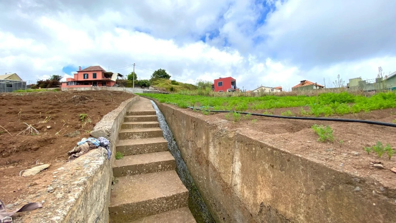 Terreno para Venda em Canhas Foto 9