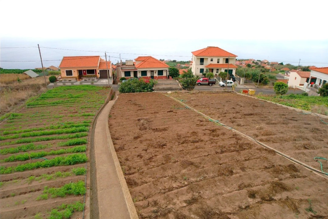 Terreno para Venda em Canhas Foto 2