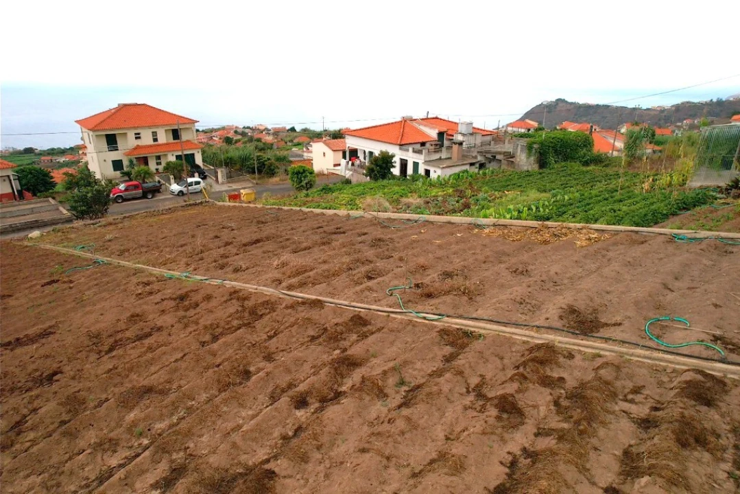 Terreno para Venda em Canhas Foto 3