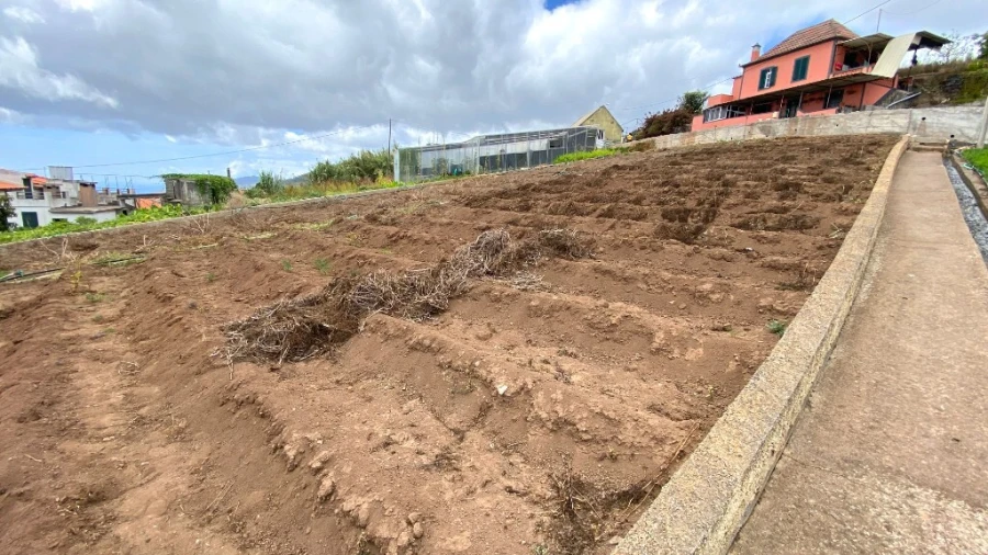 Terreno para Venda em Canhas Foto 13