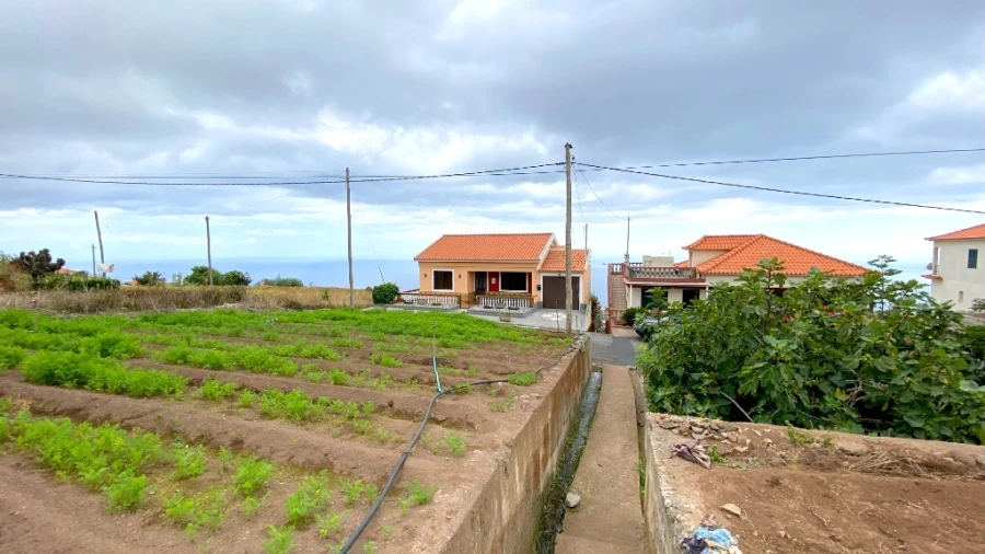 Terreno para Venda em Canhas Foto 11