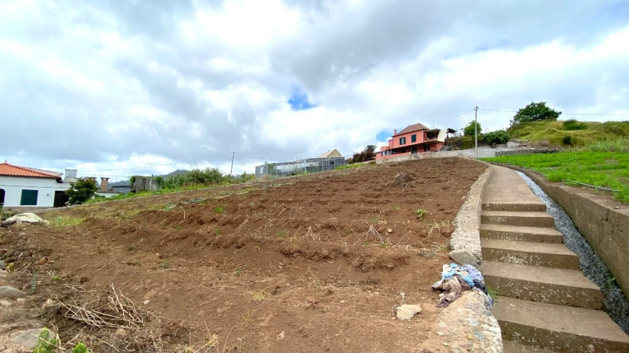 Terreno para Venda em Canhas Foto 8