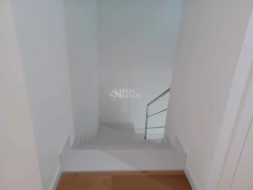 Apartamento T5 para Venda em Funchal (São Pedro)