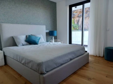 Apartamento T5 para Venda em Funchal (São Pedro)
