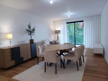 Apartamento T5 para Venda em Funchal (São Pedro)