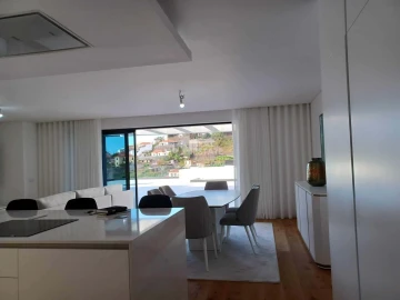 Apartamento T5 para Venda em Funchal (São Pedro)