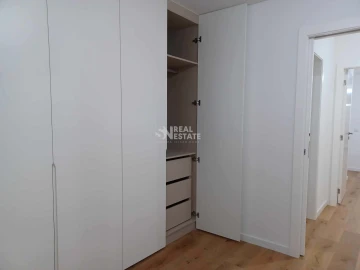 Apartamento T5 para Venda em Funchal (São Pedro)