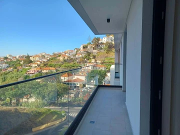 Apartamento T5 para Venda em Funchal (São Pedro)