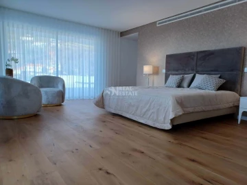 Apartamento T5 para Venda em Funchal (São Pedro)