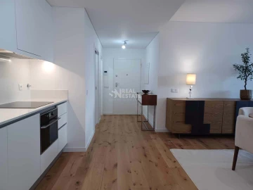 Apartamento T5 para Venda em Funchal (São Pedro)