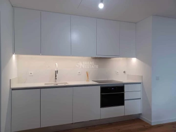 Apartamento T5 para Venda em Funchal (São Pedro)