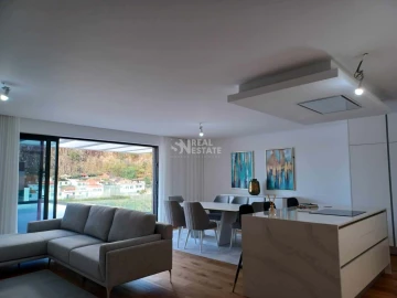Apartamento T5 para Venda em Funchal (São Pedro)