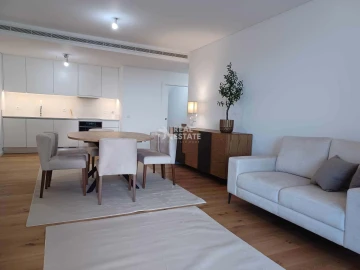Apartamento T5 para Venda em Funchal (São Pedro)