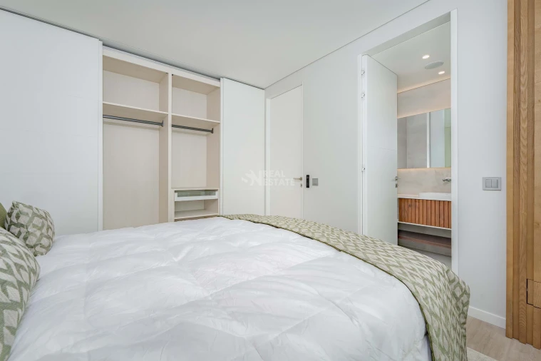 Apartamento T2 para Arrendamento em Funchal (São Pedro) Foto 9