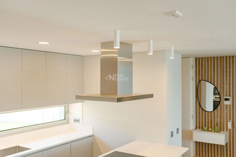 Apartamento T2 para Arrendamento em Funchal (São Pedro) Foto 26