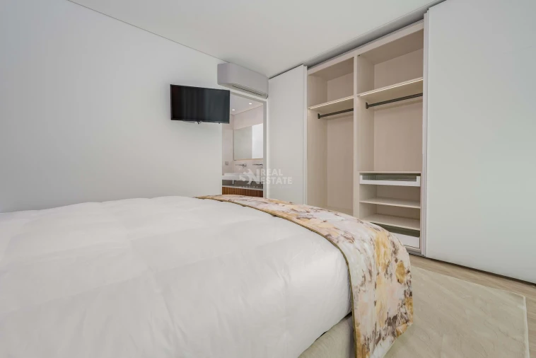 Apartamento T2 para Arrendamento em Funchal (São Pedro) Foto 6