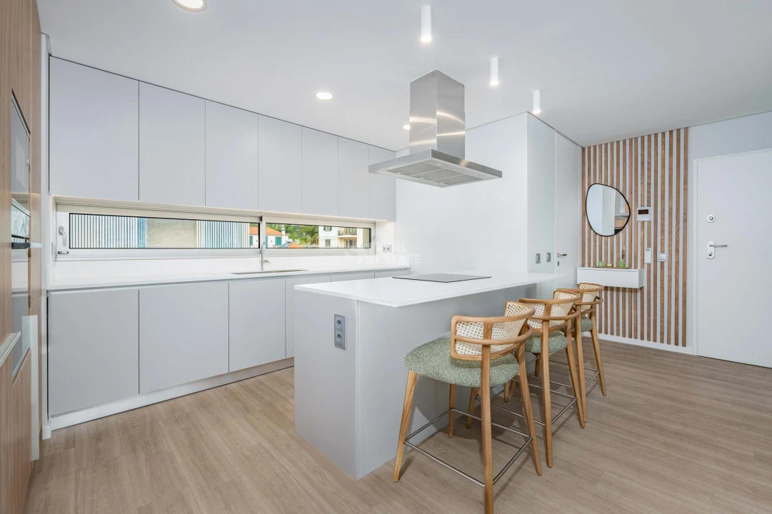 Apartamento T2 para Arrendamento em Funchal (São Pedro) Foto 24