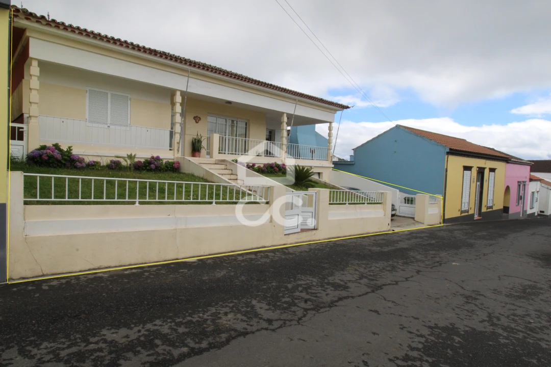 Moradia T3 para Venda em Nossa Senhora dos Remedios Foto 30