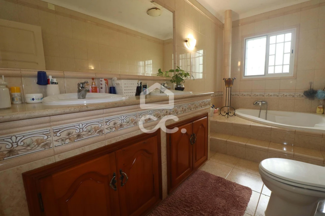 Moradia T3 para Venda em Nossa Senhora dos Remedios Foto 9