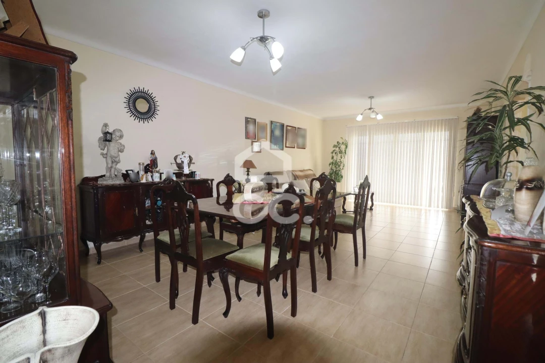 Moradia T3 para Venda em Nossa Senhora dos Remedios Foto 5