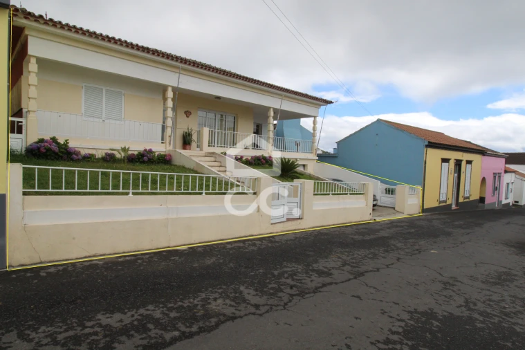 Moradia T3 para Venda em Nossa Senhora dos Remedios Foto 30