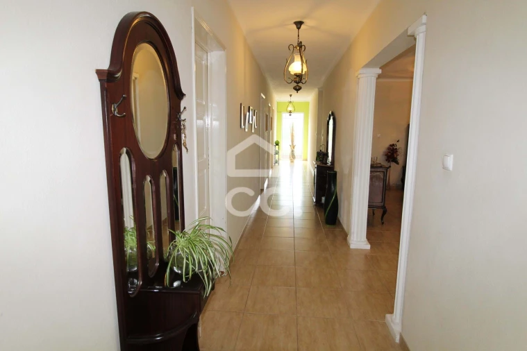 Moradia T3 para Venda em Nossa Senhora dos Remedios Foto 3