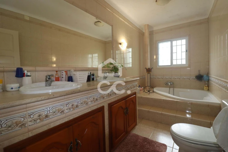 Moradia T3 para Venda em Nossa Senhora dos Remedios Foto 8