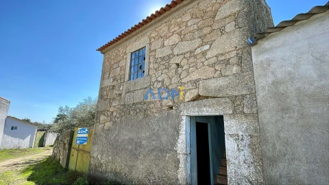 Quinta T2 para Venda em Póvoa de Rio de Moinhos e Cafede