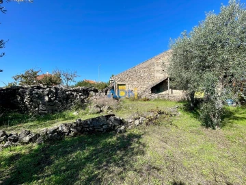 Quinta T2 para Venda em Póvoa de Rio de Moinhos e Cafede