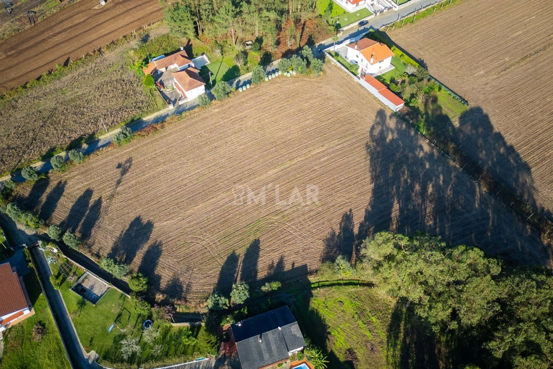 Terreno para Venda em Gemeses Foto 2