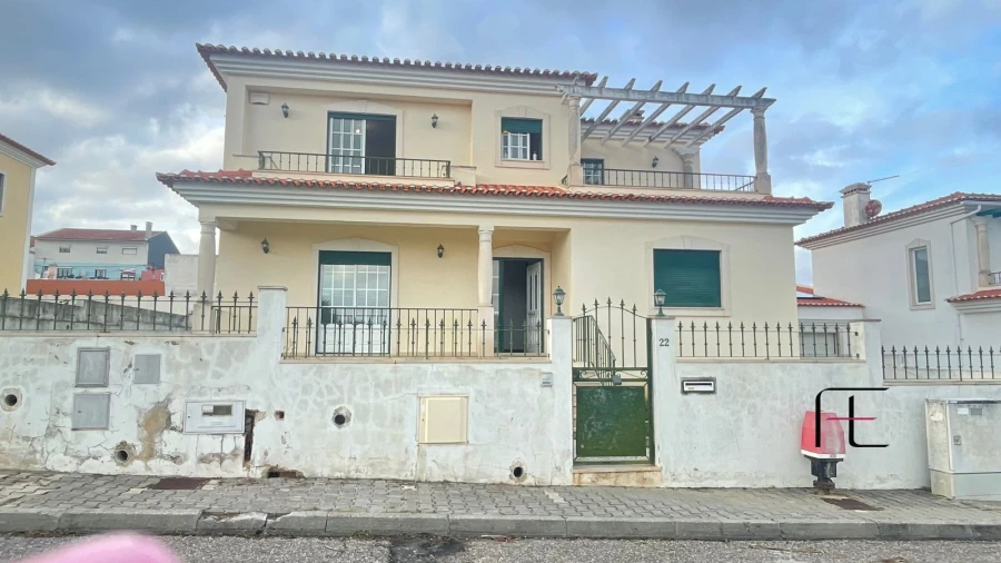 Moradia T4 para Venda em Bombarral e Vale Covo Foto 1