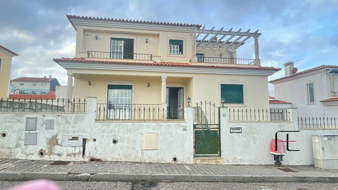 Moradia T4 para Venda em Bombarral e Vale Covo Foto 1