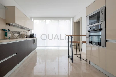 Apartamento T2 para Arrendamento em São Martinho