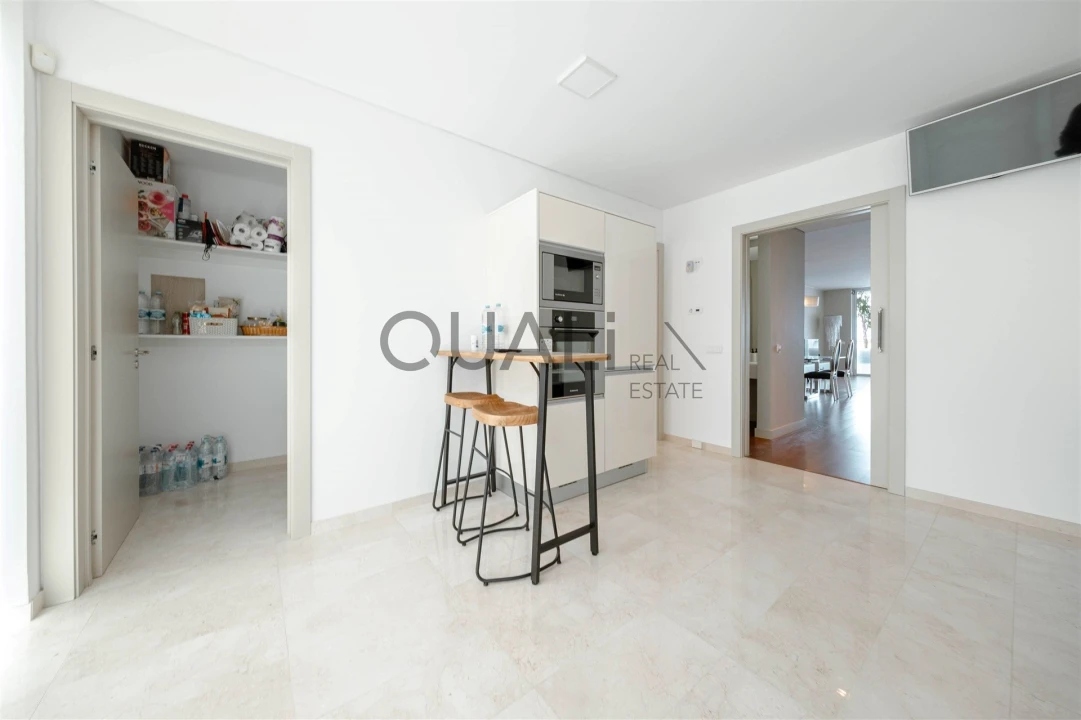 Apartamento T2 para Arrendamento em São Martinho Foto 5
