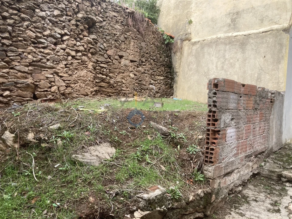 Moradia T0 para Venda em Alfandega da Fe Foto 17