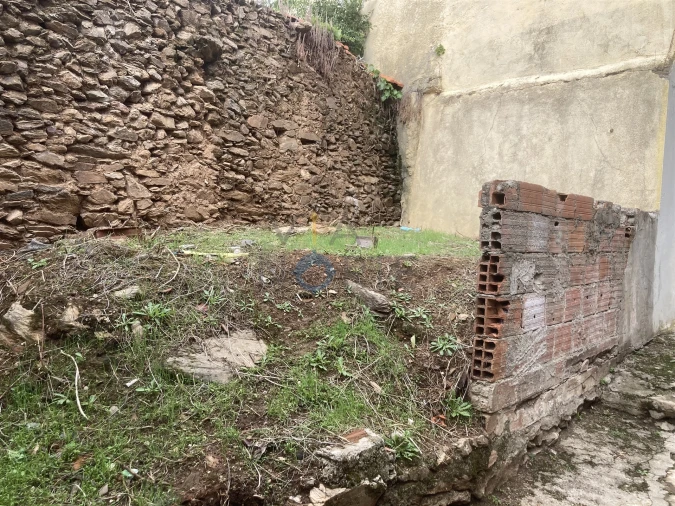 Moradia T0 para Venda em Alfandega da Fe Foto 17