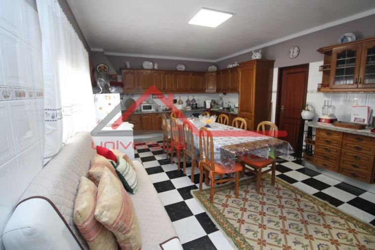 Moradia T5 para Venda em Vendas Novas Foto 1