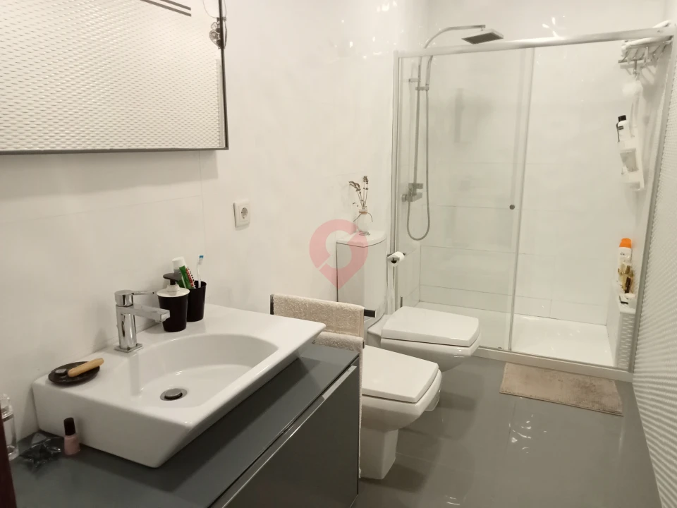 Moradia T3 para Venda em Troporiz e Lapela Foto 12