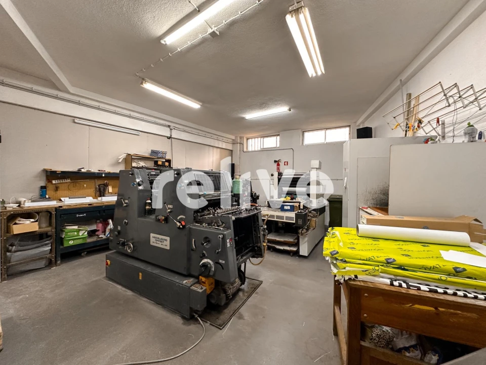 Armazém para Venda em Odivelas Foto 10