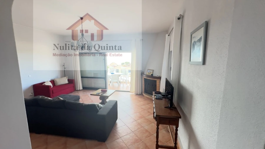 Moradia T3 para Venda em Albufeira e Olhos de Água Foto 1