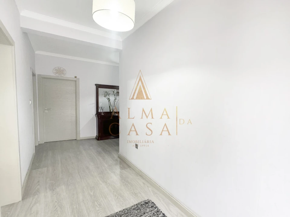 Moradia T4 para Venda em Baguim do Monte (Rio Tinto) Foto 2