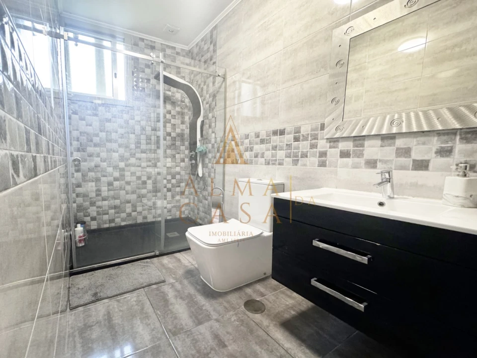 Moradia T4 para Venda em Baguim do Monte (Rio Tinto) Foto 23