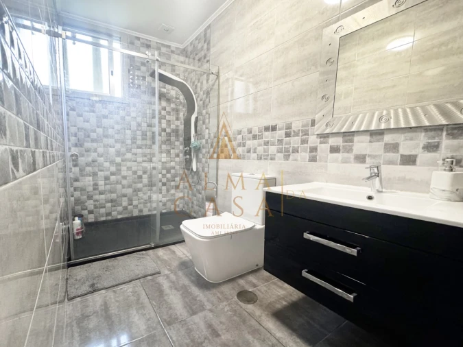 Moradia T4 para Venda em Baguim do Monte (Rio Tinto) Foto 23