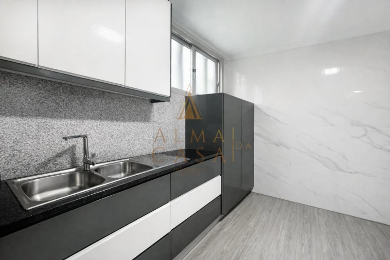 Moradia T4 para Venda em Baguim do Monte (Rio Tinto) Foto 4