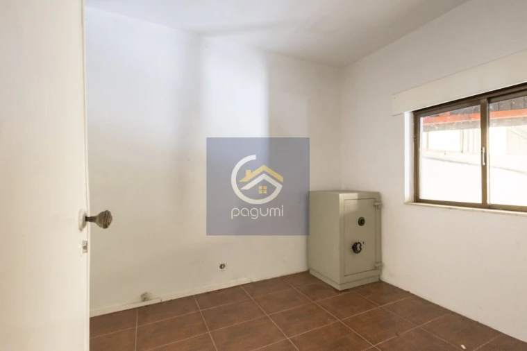 Armazém para Venda em Penamaior Foto 10