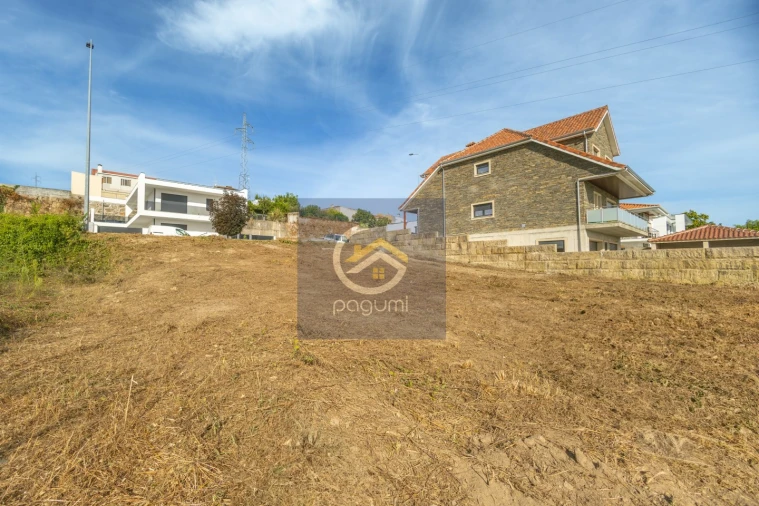 Terreno para Venda em Paredes Foto 2