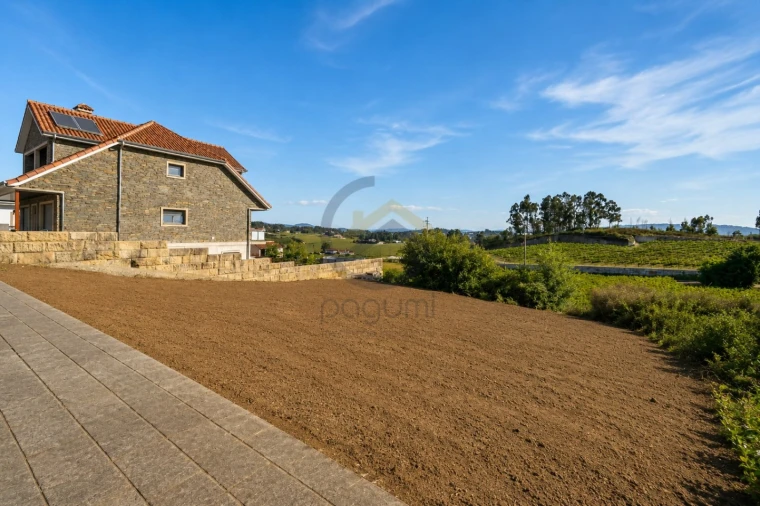 Terreno para Venda em Paredes Foto 3